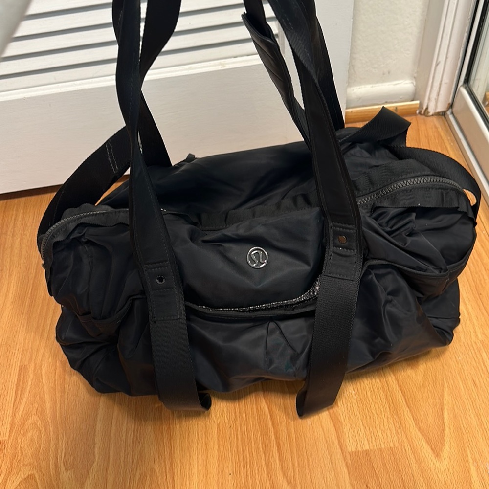Lululemon Gym bag with yoga mat straps